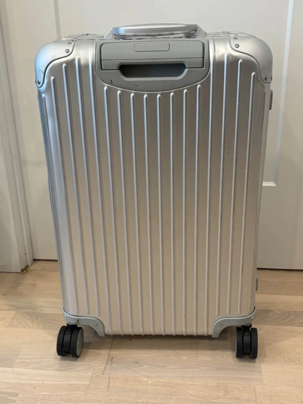 Rimowa Original Check-In Medium Luggage (Silver Alumunium)